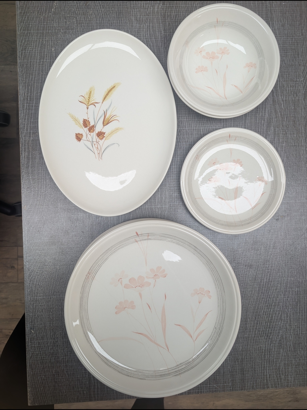 Bilton's England Mayfair Ceramic 6x Dinner plates, 2x Bowls, 1 Side Plate + tray